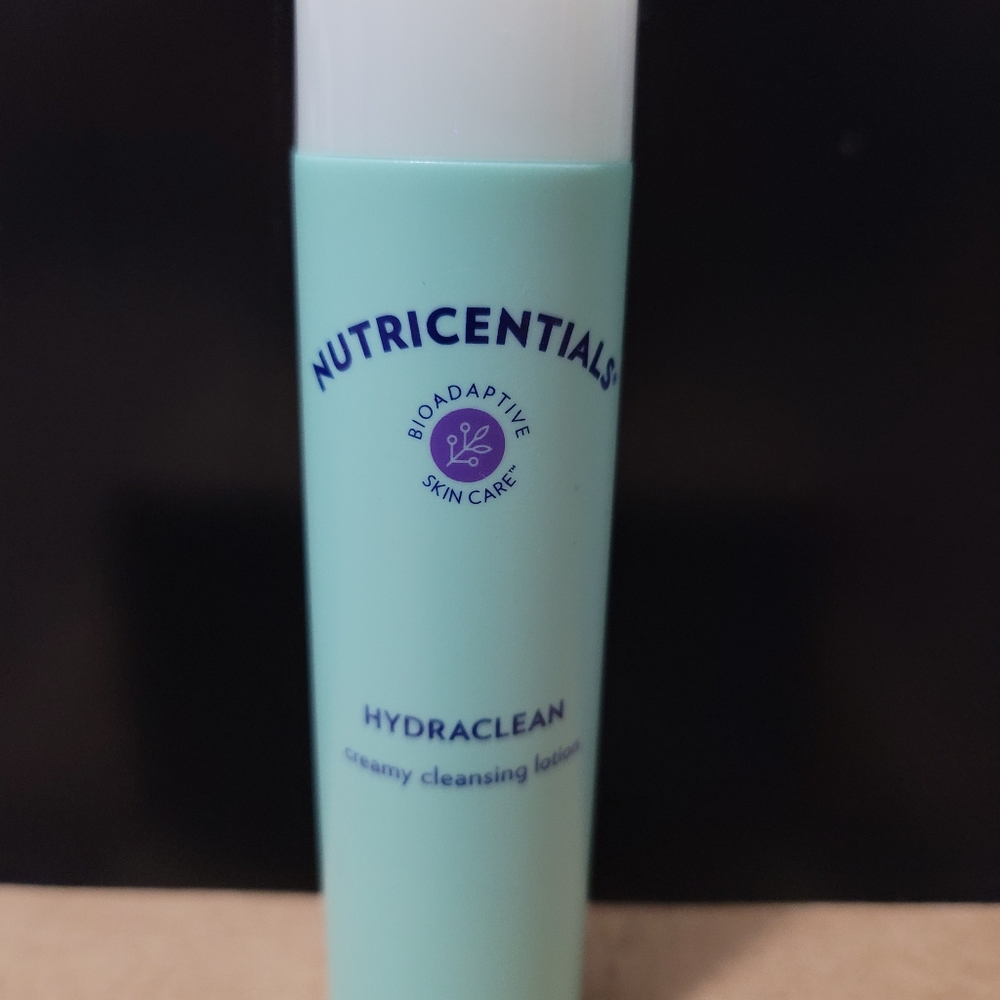 Nuskin Nutricentials HydraClean Creamy Cleansing Lotion!